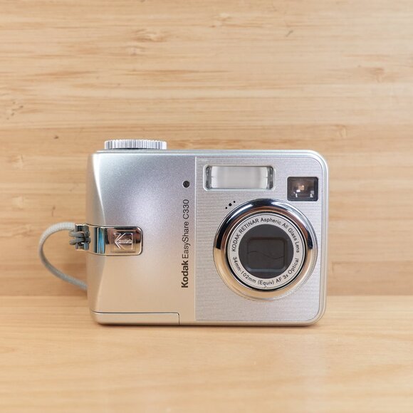 Kodak EasyShare C330 / 4MP Digital Camera / 3x Optical Zoom / Tested & Working - Picture 2 of 8